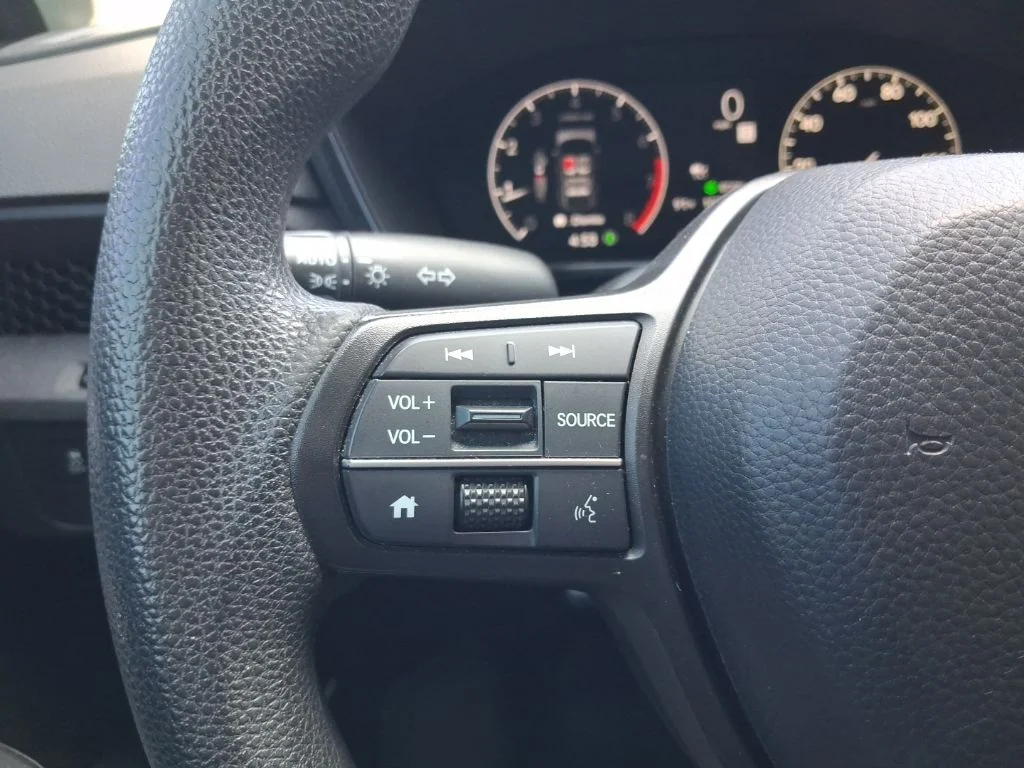 Used 2024  Honda LX image 27