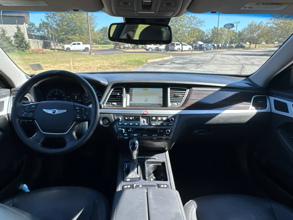 Used 2015 Black Hyundai 3.8 image 14