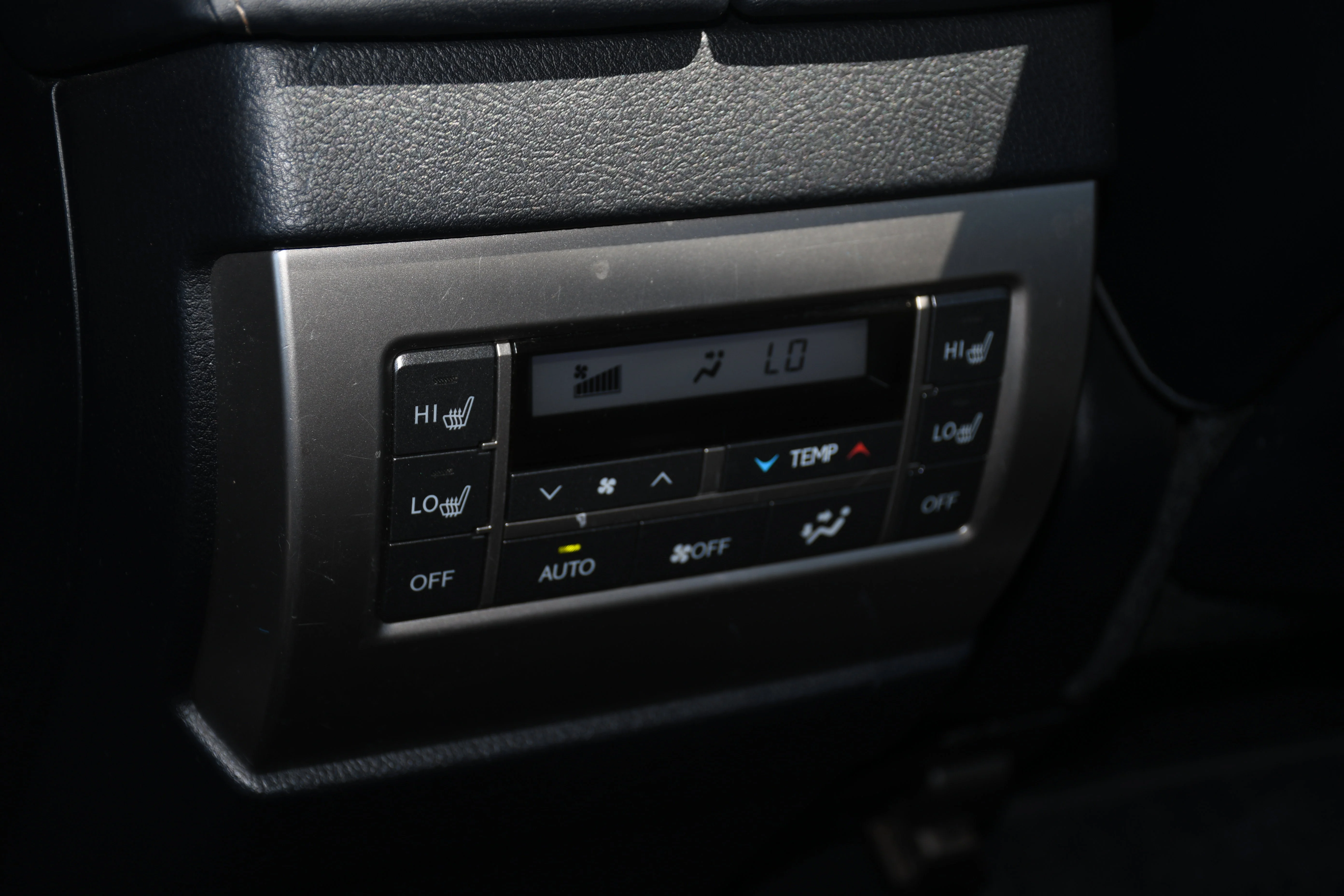 Used 2015 Silver Lexus 460 image 17