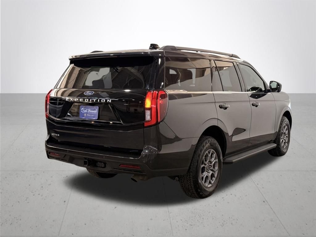 Used 2025 Gray Metallic Ford Active image 9