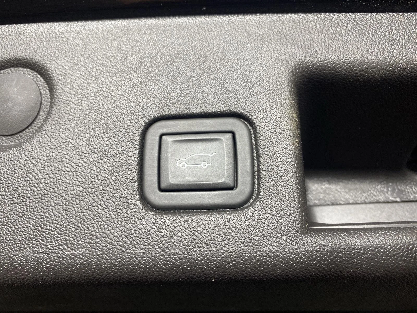 Used 2024 Mosaic Black Metallic Chevrolet RS image 26