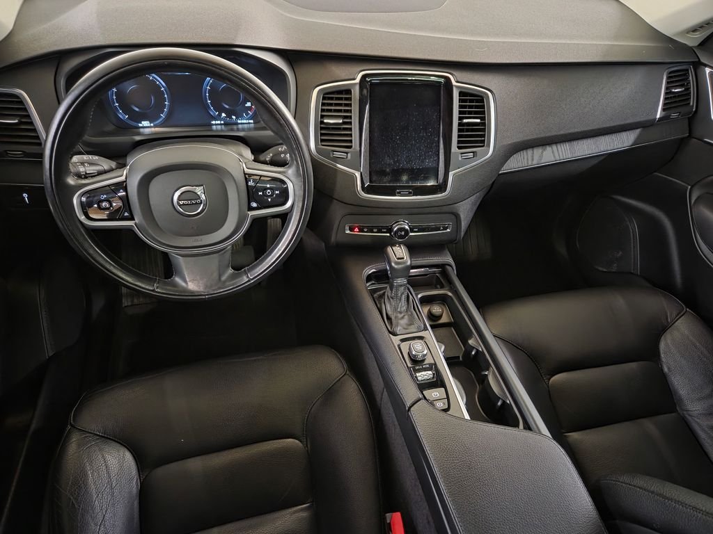 Used 2020 White Volvo T6 Momentum image 16
