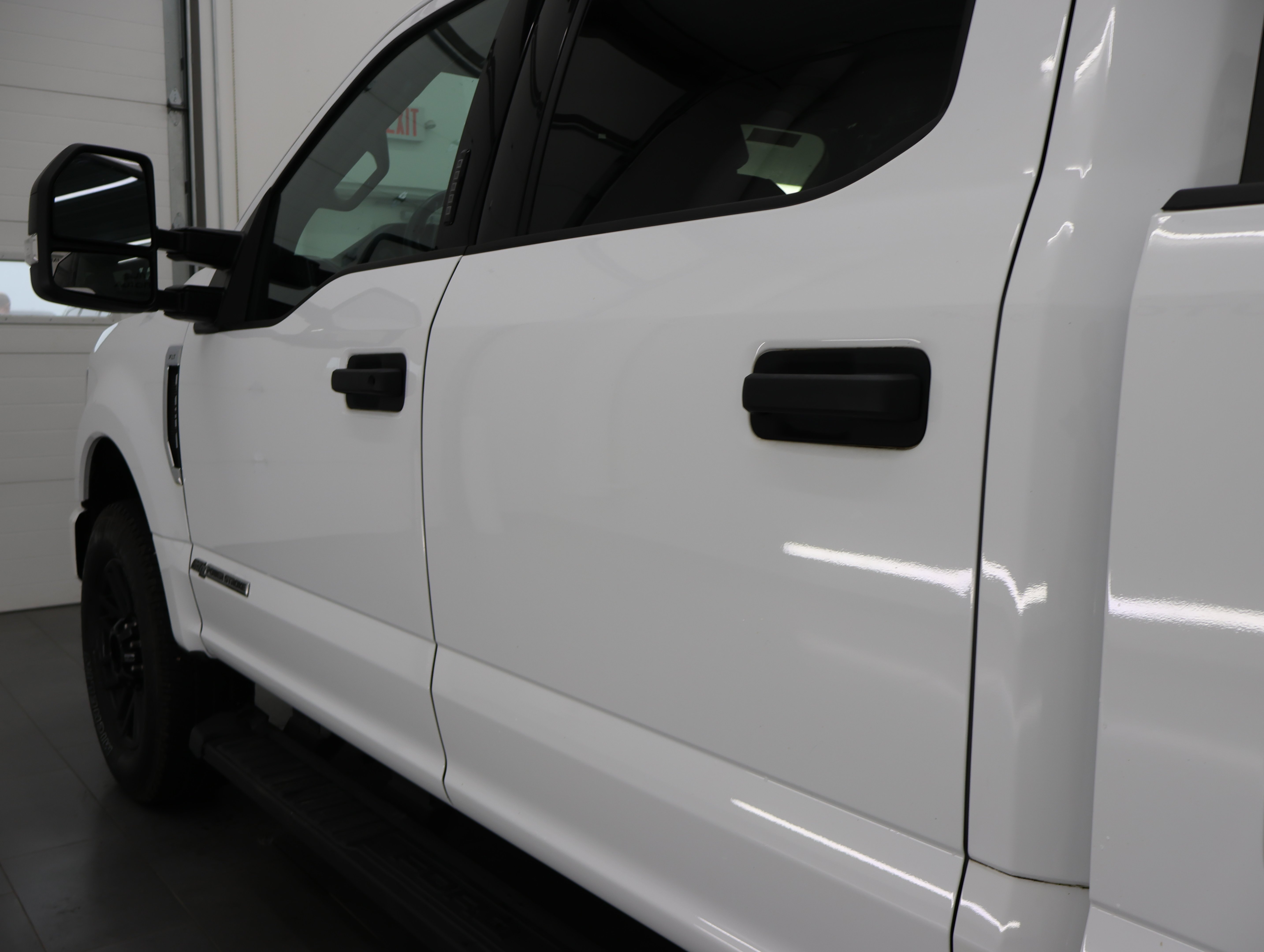 Used 2022 Oxford White Ford 4x4 Crew Cab XLT w/FX4: CREW-SHORT-XLT-6.7L DIESEL-FX4-NAVIGATION-4WD-1 OWNER image 32