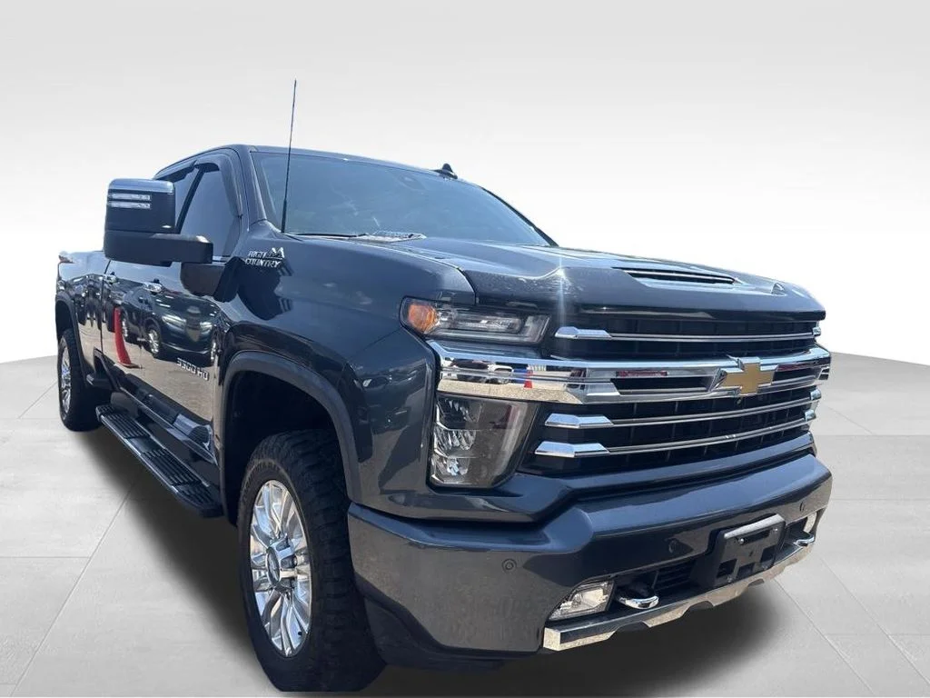 Used 2020 Gray Chevrolet High Country image 3
