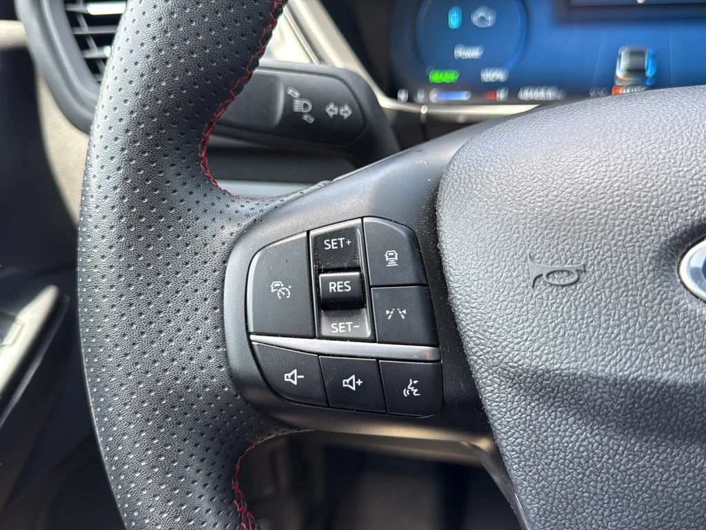 Used 2023 Red Ford ST-Line Elite image 13