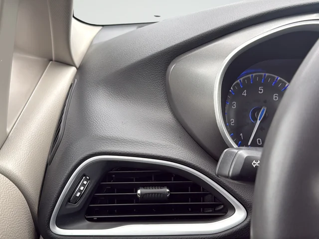 Used 2024 White Chrysler Touring L image 31