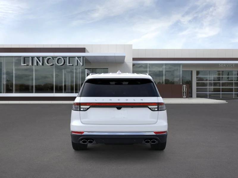 Used 2025 Pristine White Metallic Tri-Coat Lincoln Premiere image 5