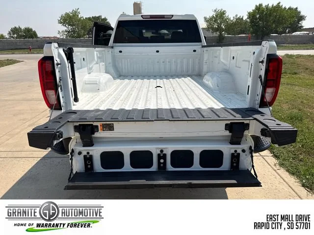 Used 2021 Summit White GMC SLE image 21