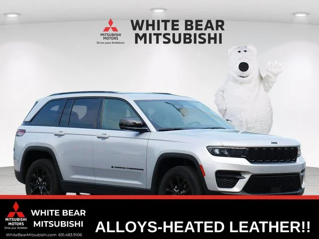 Used 2024 Silver Jeep Altitude image 1
