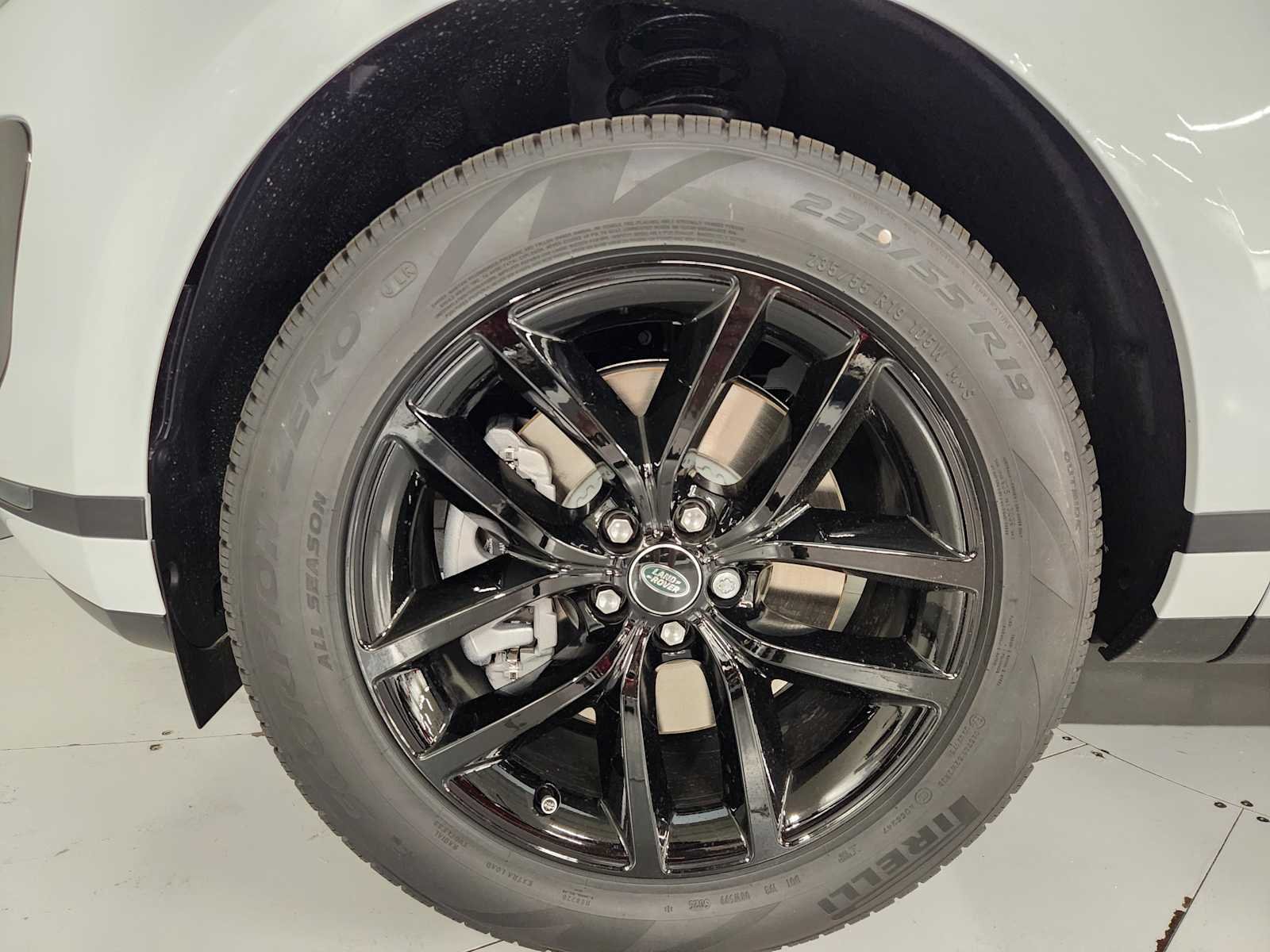New 2026 Fuji White Land Rover Core S image 8
