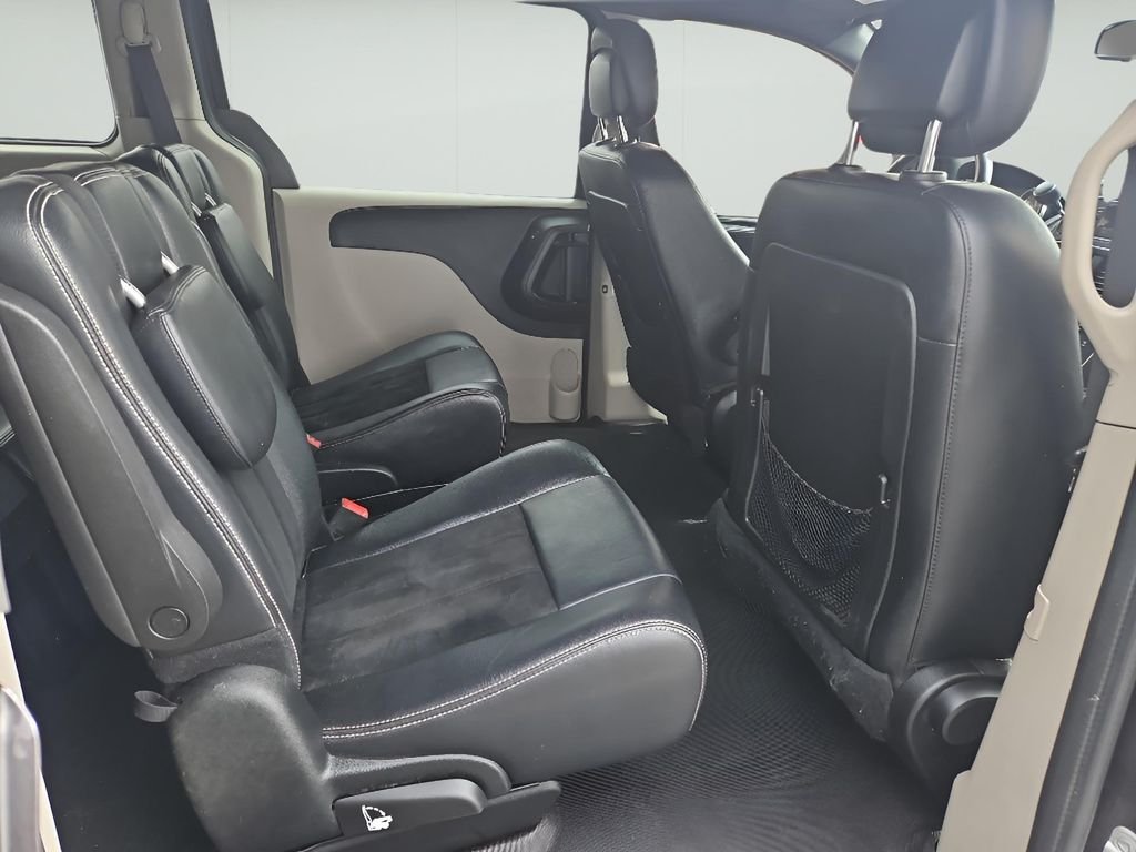 Used 2017 Granite Pearlcoat Dodge SXT image 11