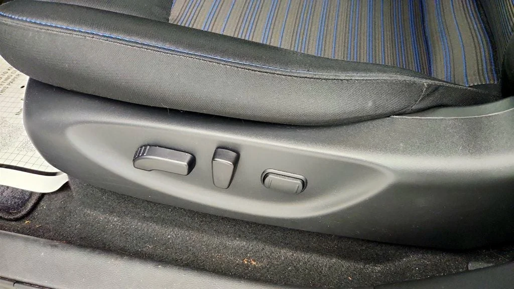 Used 2023 Brilliant Silver Metallic Nissan SV PLUS Hatchback w/ 212-Mile Range & ProPILOT Assist image 11