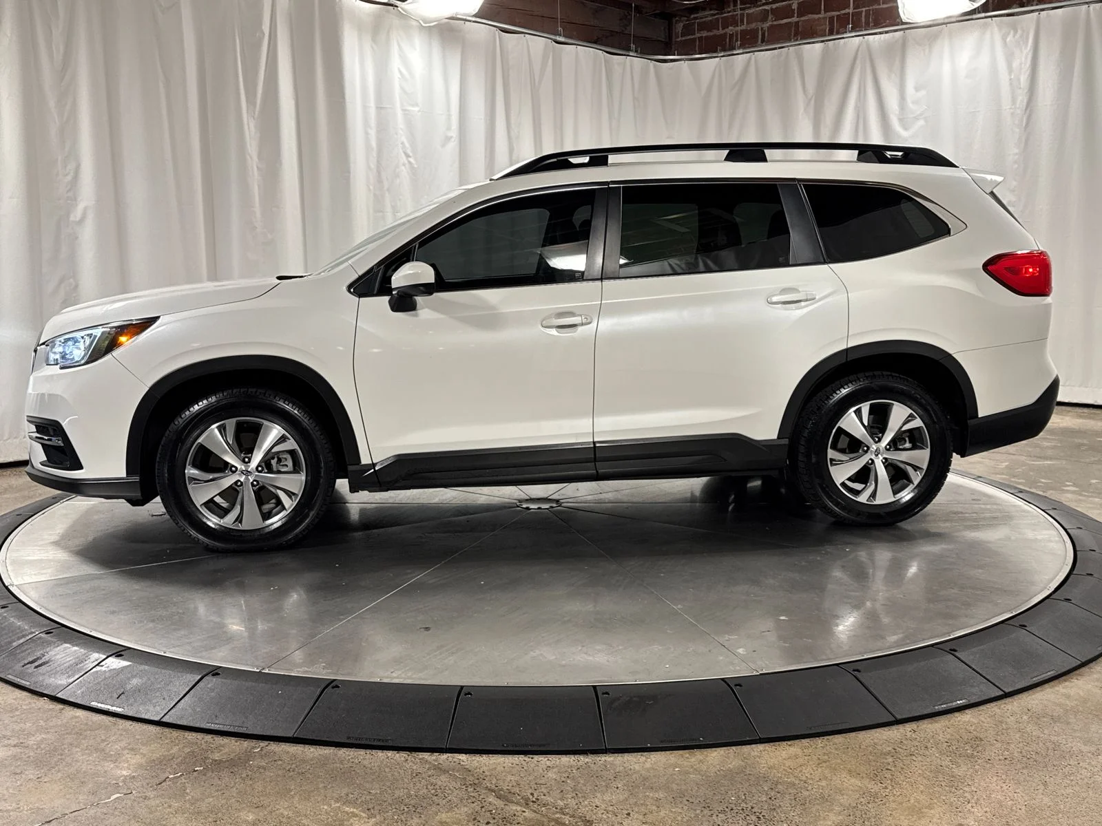 Used 2022 White Subaru Premium image 8