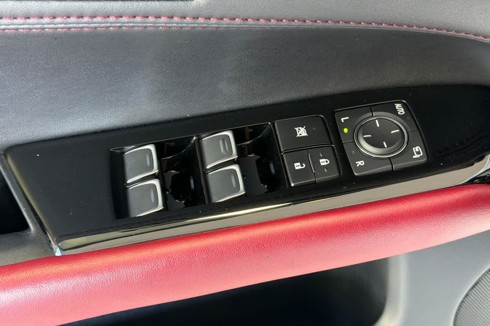 Used 2017 Ultra White Lexus  image 13