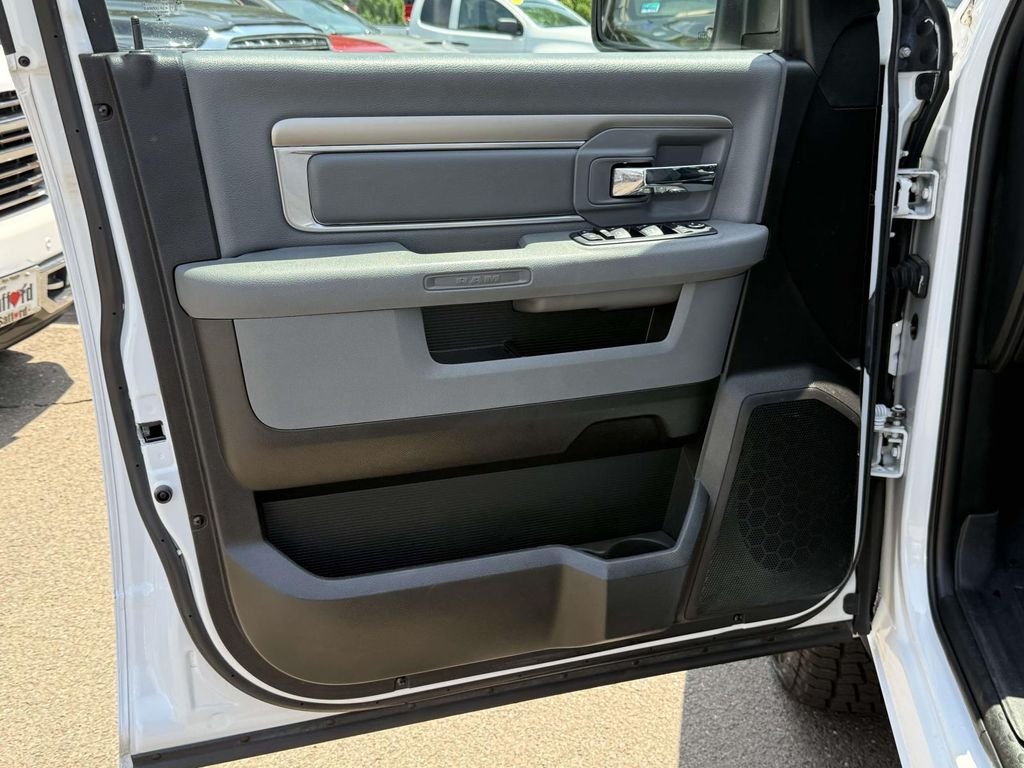 Used 2019 White Ram Big Horn image 30