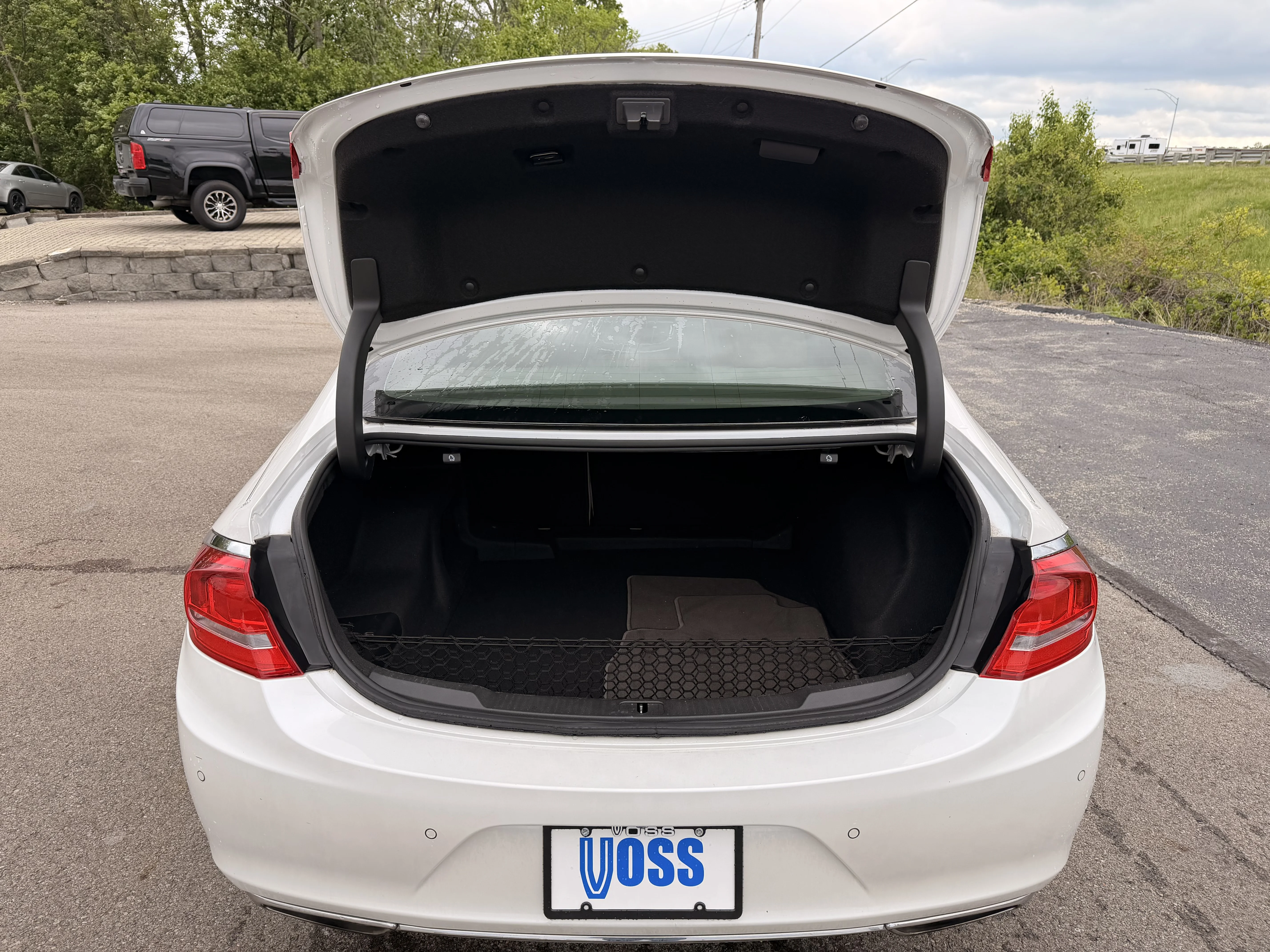 Used 2017 Summit White Buick Premium image 13