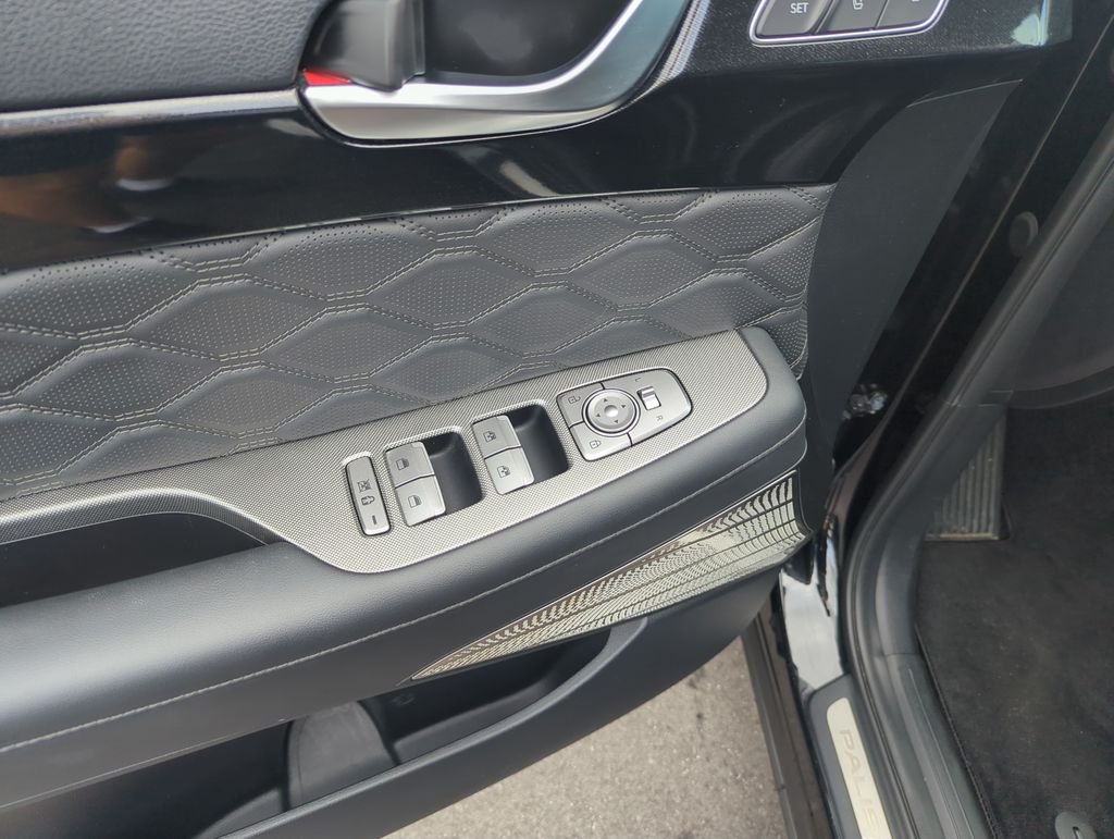 Used 2022 Black Hyundai Calligraphy image 19