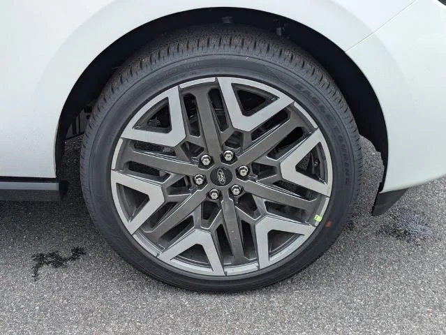 New 2026 Star White Metallic Tri-Coat Ford Platinum image 45