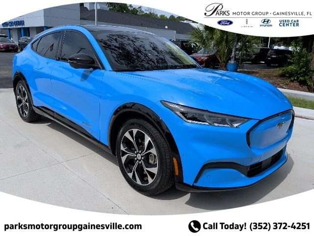 2023 Ford Mustang-Mach-e Premium's photo