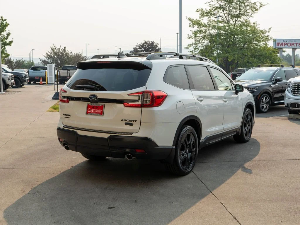 Used 2023 White Subaru Onyx Edition image 7