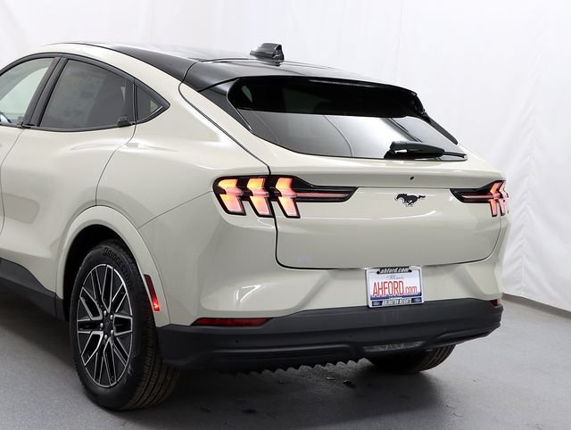 New 2026 Desert Sand Ford Premium image 7