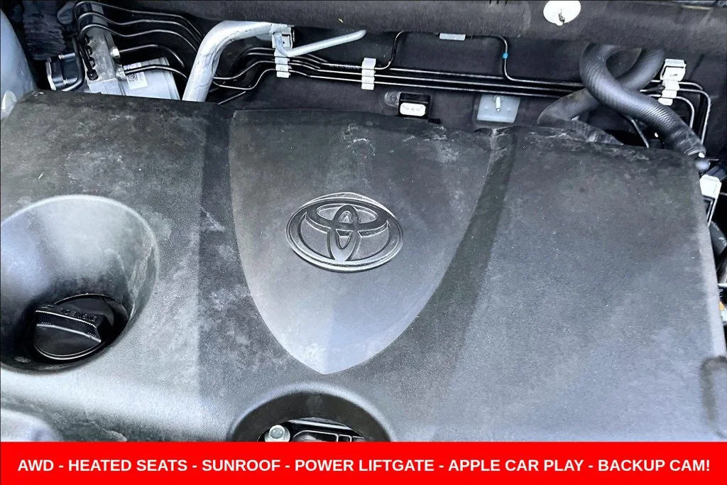 Used 2021 Silver Toyota XLE Premium image 37