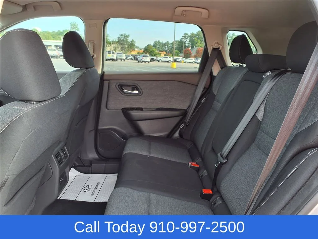 Used 2022 Silver Nissan SV Intelligent AWD image 22