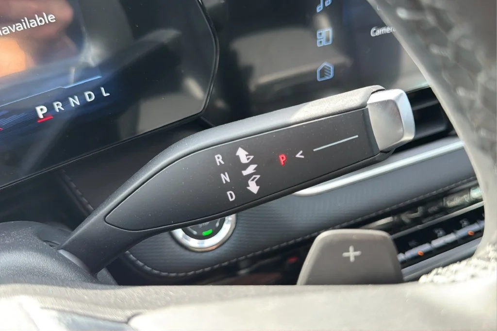 New 2027 Summit White Chevrolet LT image 31