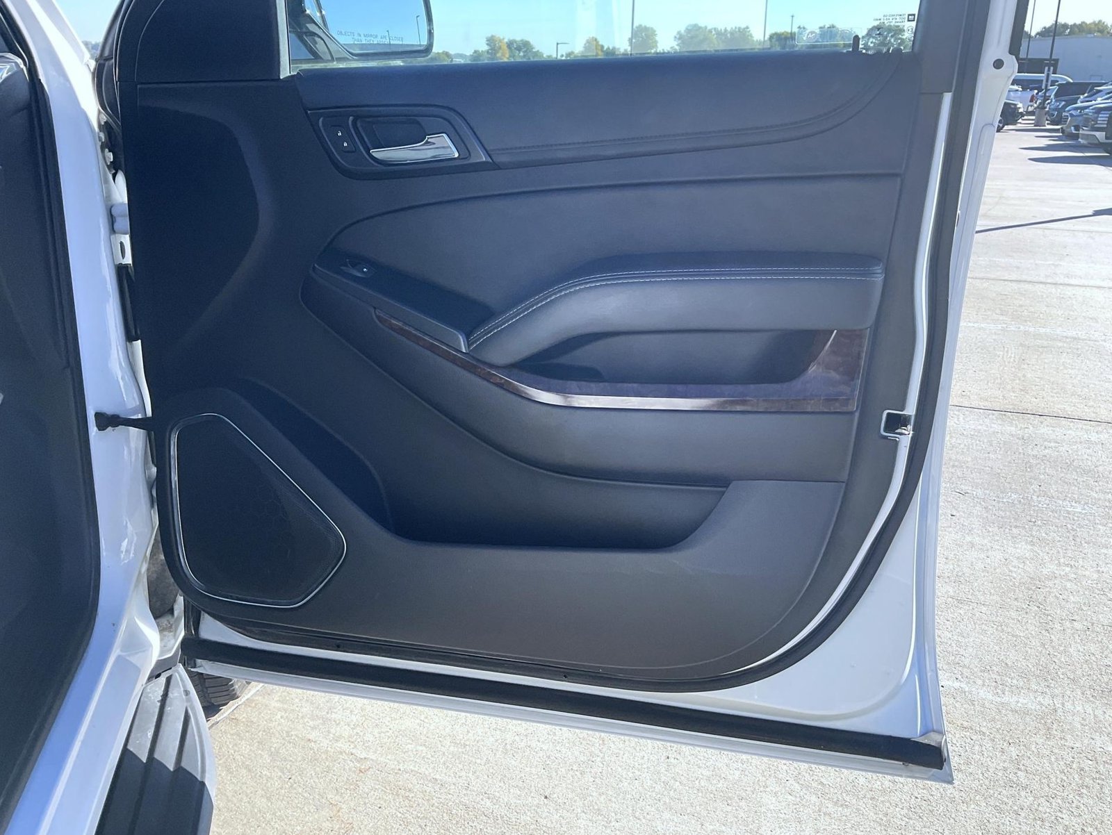 Used 2020 White Chevrolet LS image 17