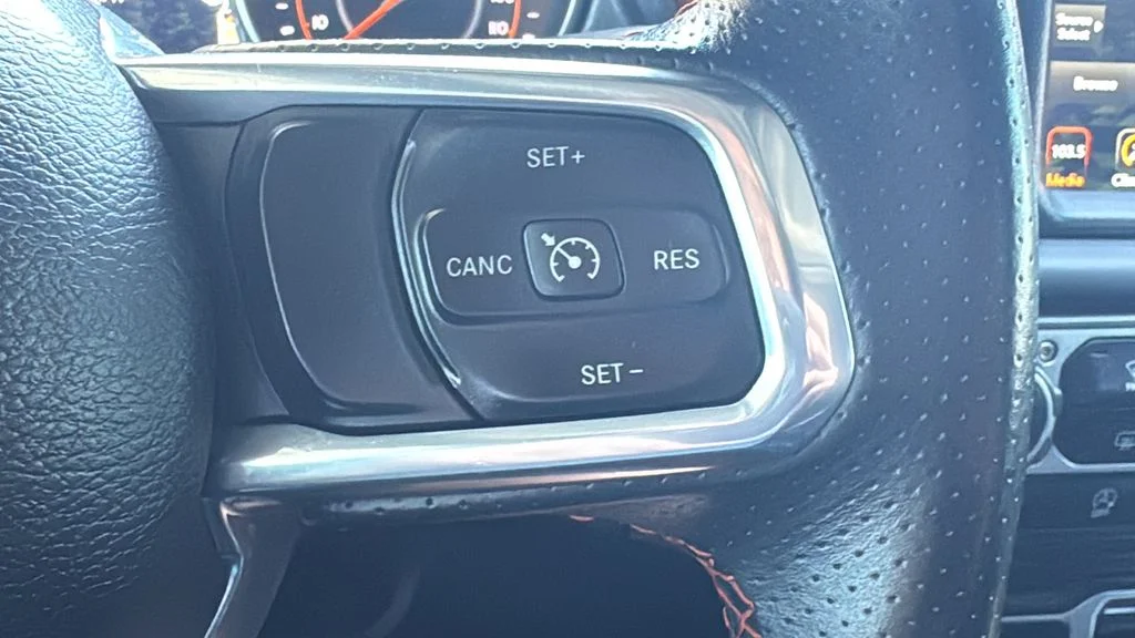 Certified Used 2023 Gray Jeep Mojave image 15