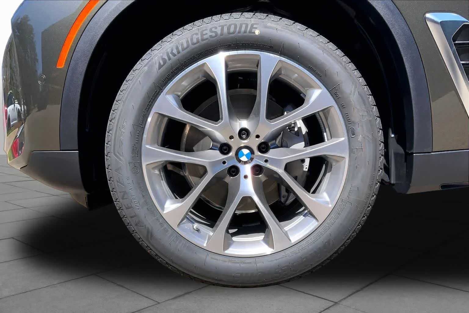 New 2026 Manhattan Green Metallic BMW xDrive40i image 11