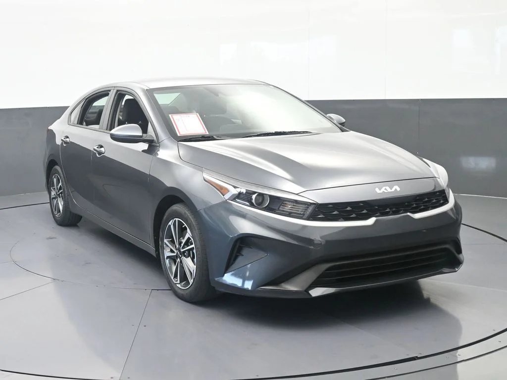 Used 2024 Gravity Gray Kia LXS image 9