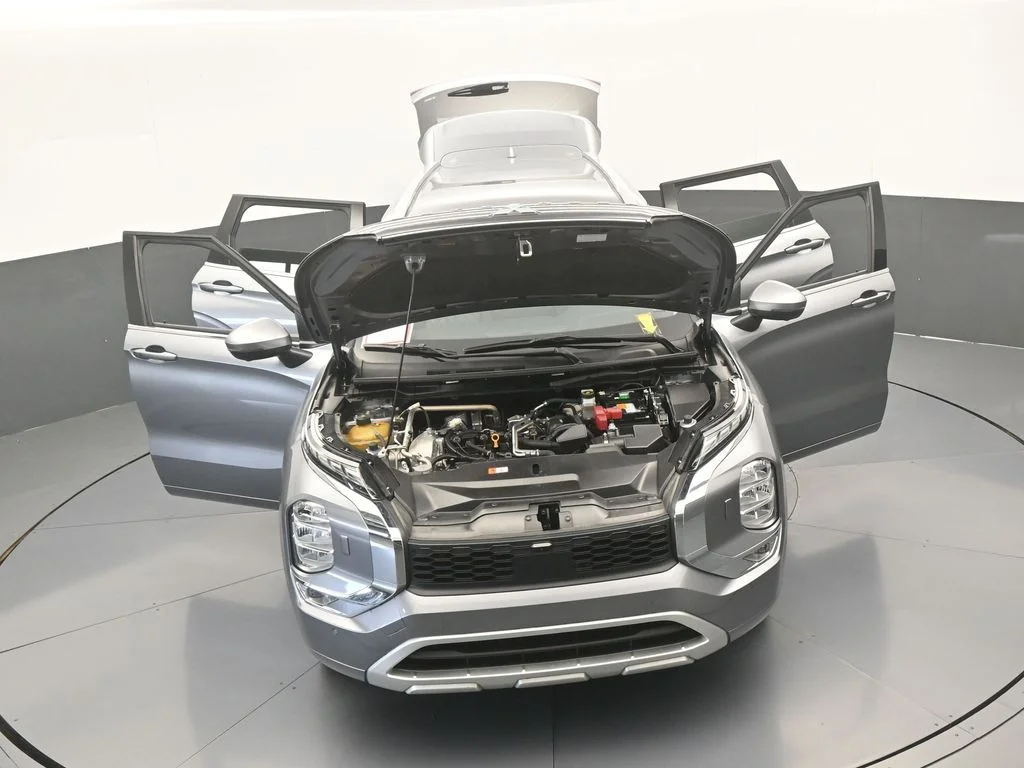 Used 2022 Silver Mitsubishi SEL image 67