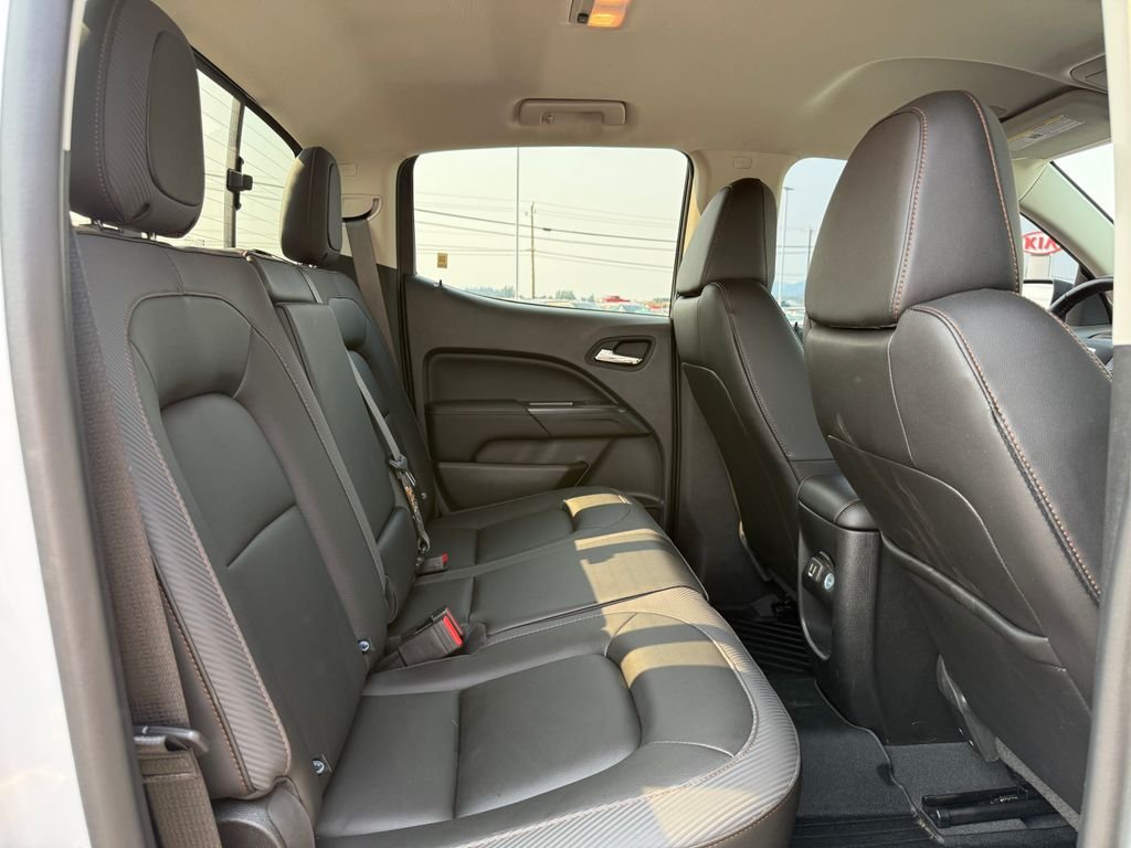 Used 2022 White GMC AT4 w/Leather image 13