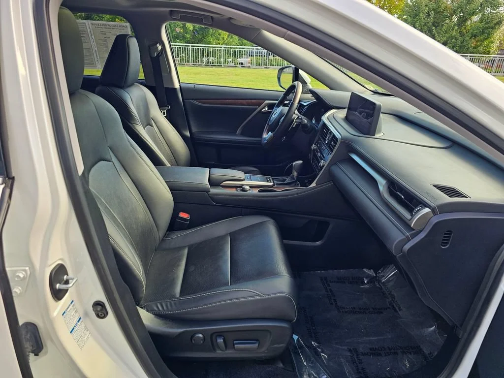 Used 2022  Lexus RX 450hL image 11