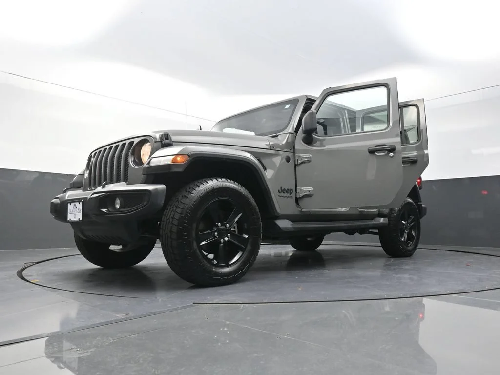 Used 2021 Gray Jeep Unlimited Sahara Altitude image 35