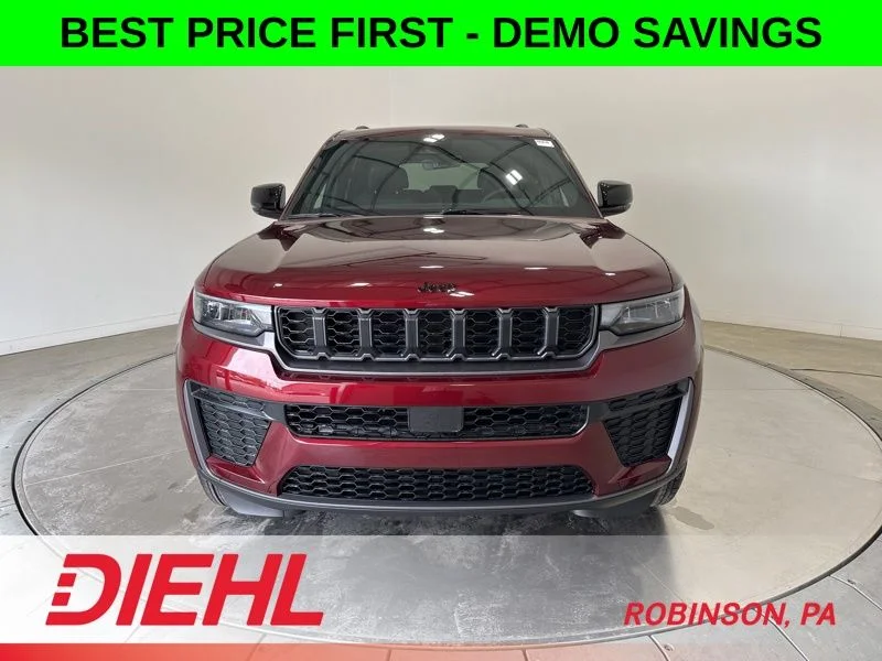 New 2026 Velvet Red Pearl-Coat Exterior Paint Jeep Altitude image 2