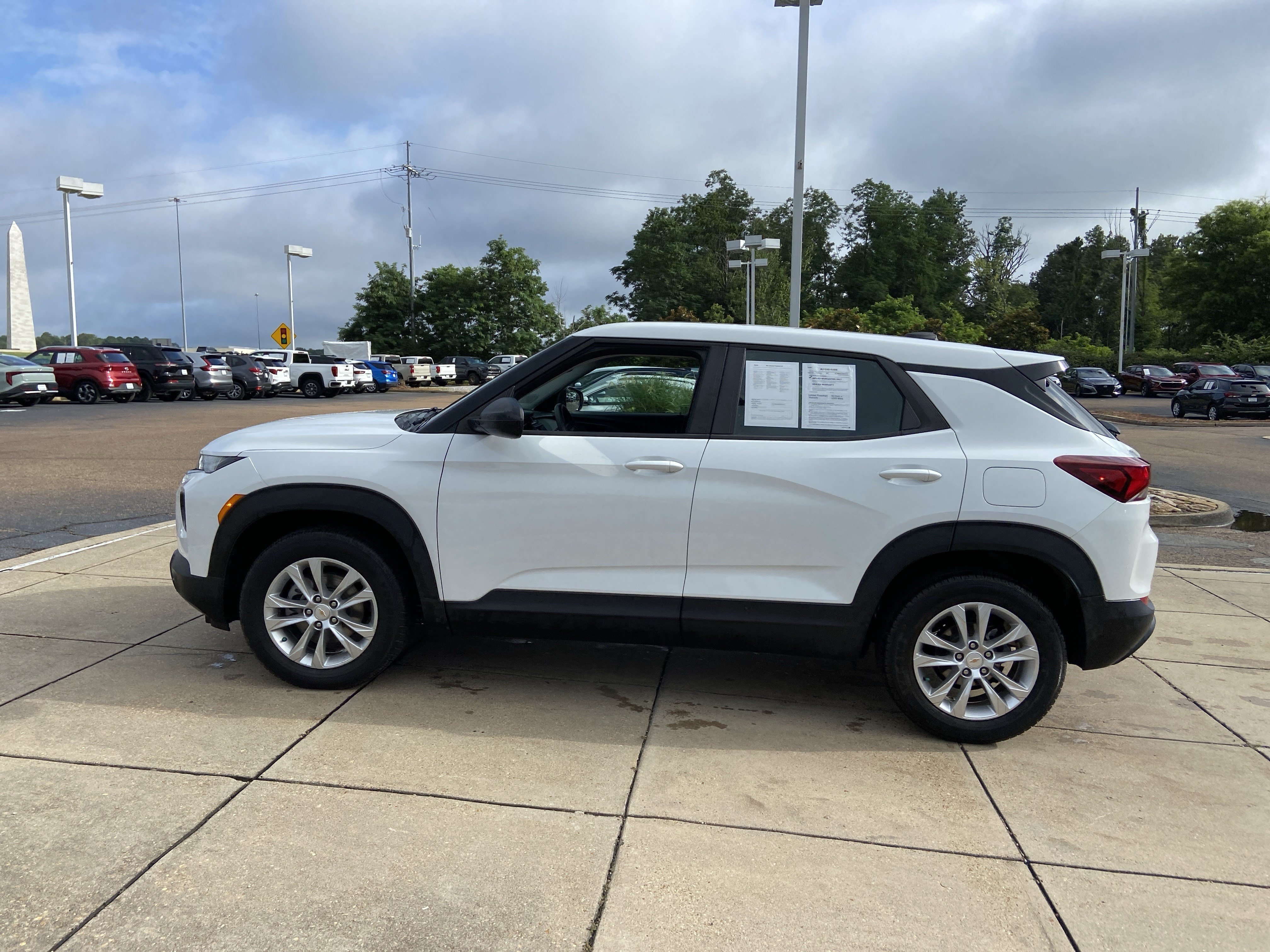 Used 2021 Summit White Chevrolet LS image 7