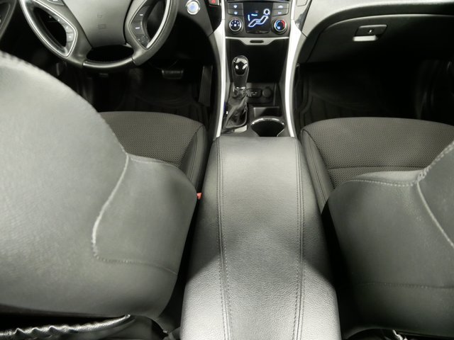 Used 2012 Midnight Black Hyundai SE image 23