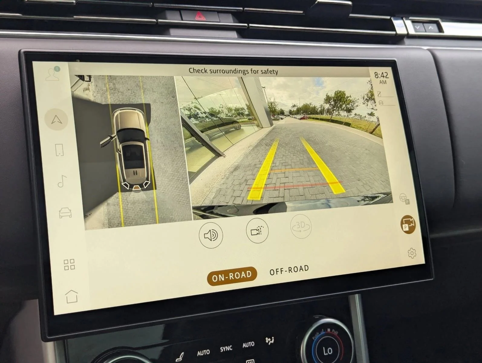 Used 2023 Black Land Rover SE image 13