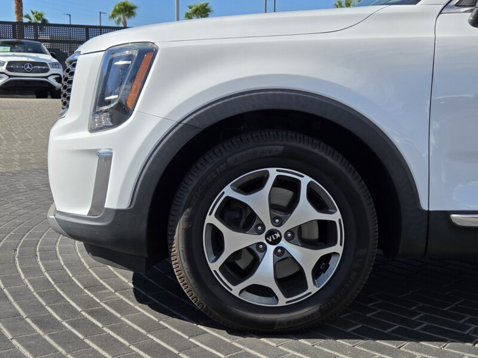Used 2021 Glacial White Pearl Kia EX image 12