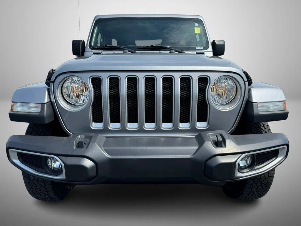 Used 2020 Silver Jeep Unlimited Sahara image 7
