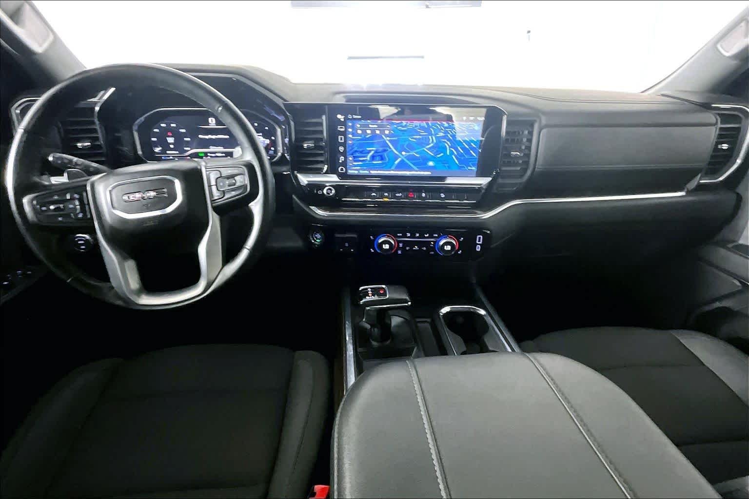 Used 2024 Onyx Black GMC Elevation image 16