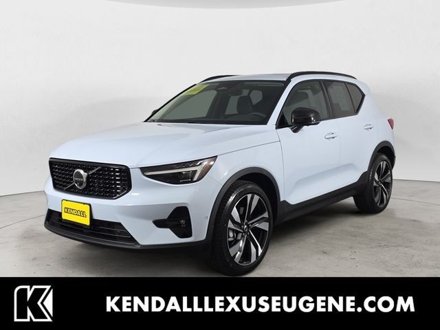 2026 Volvo XC40 B5 Ultra Dark AWD's photo