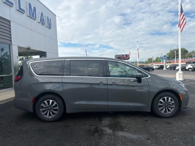 Certified Used 2023 Gray Clearcoat Chrysler Touring L image 2
