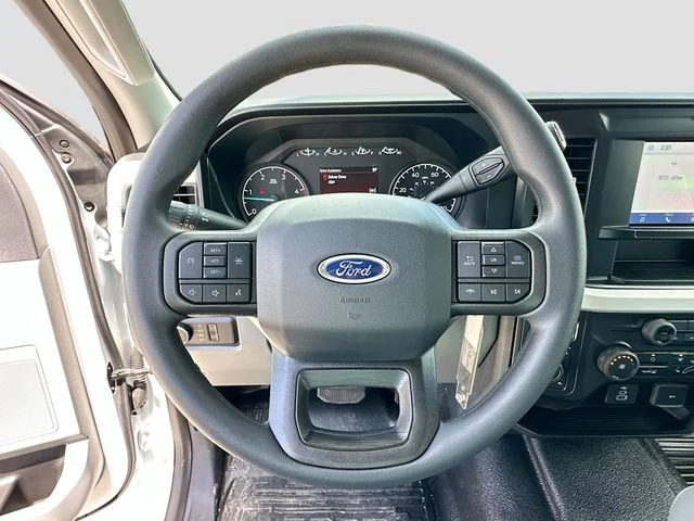 New 2026 Oxford White Ford XL image 7