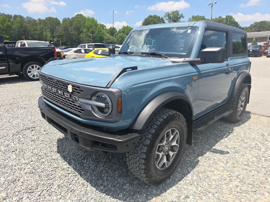Used 2023 Blue Ford Badlands image 1