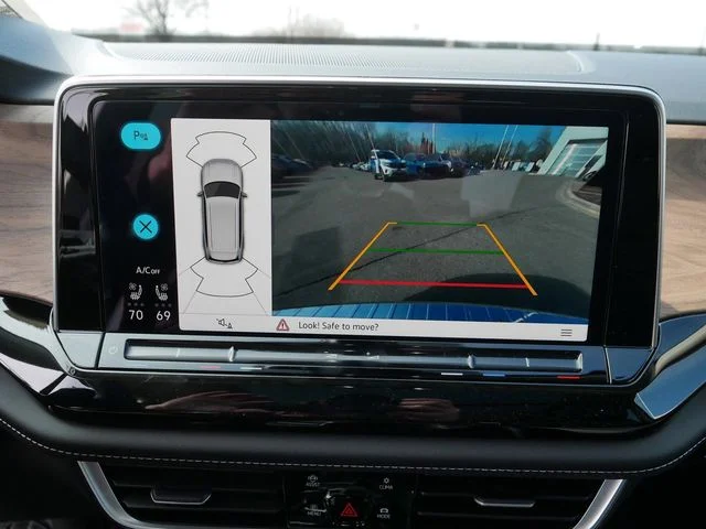 New 2026 Black Volkswagen 2.0T SE w/Technology image 13