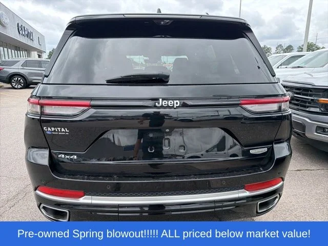 Used 2022 Black Jeep Summit image 8
