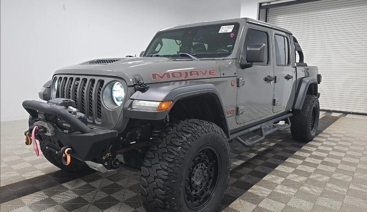 Used 2021 Sting-Gray Clearcoat Jeep Mojave image 1